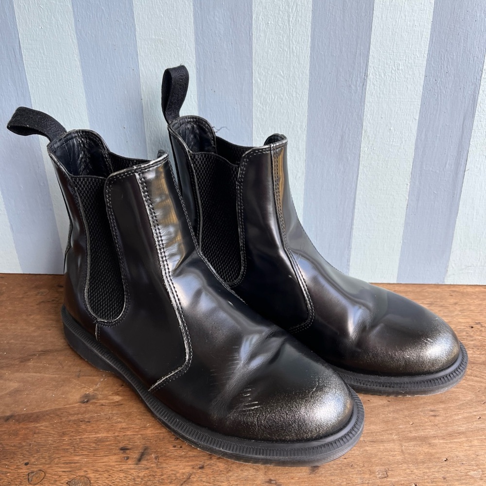 Dr. Doc Martens Women's 8 Flora Vegan Chelsea Shiny Black Classic Ankle Boots
